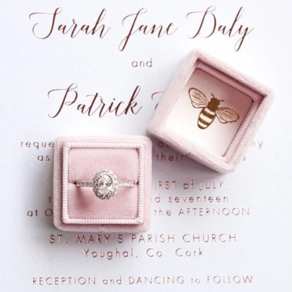 Wedding Ring Velvet Box - Picture 1 of 8